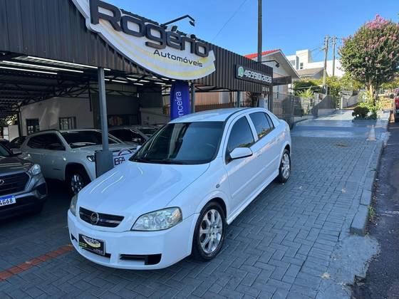 CHEVROLET ASTRA 2.0 MPFI ADVANTAGE 8V FLEX 4P MANUAL CHEVROLET ASTRA 2.0 MPFI ADVANTAGE 8V FLEX 4P MANUAL